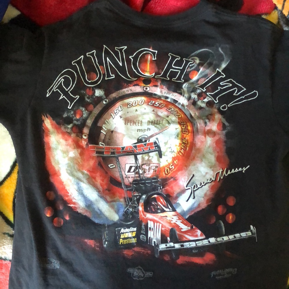 graphic tee - Picture 4 of 4